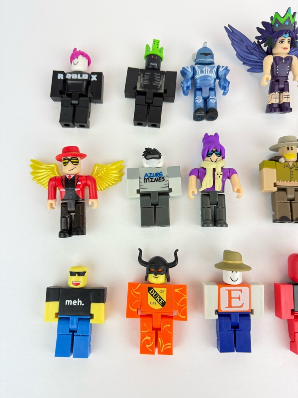 Roblox Lot 25 Piece 17 Figurines Accessories Collectible Gaming Toy - Picture 2 of 5